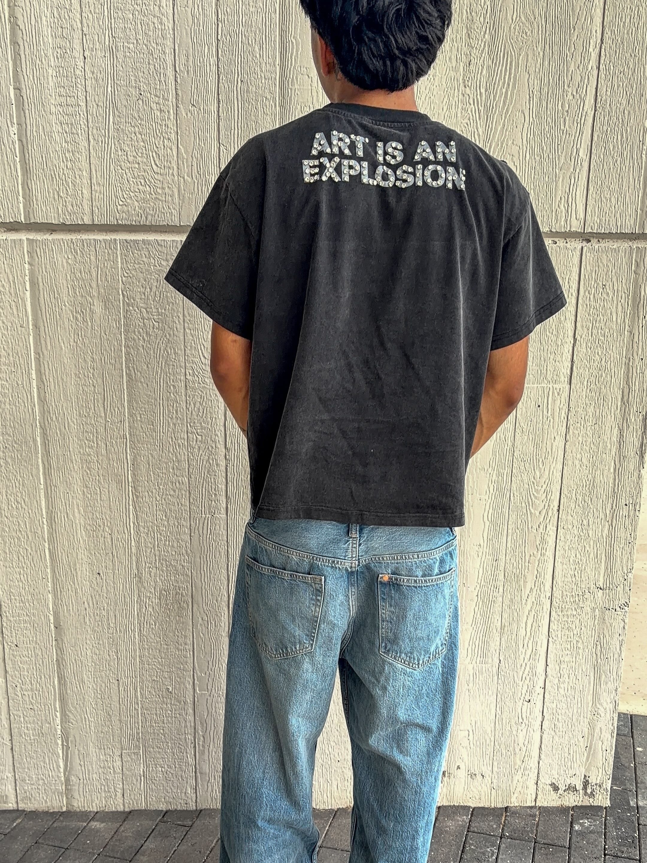 EXPLOSIVE ART TEE